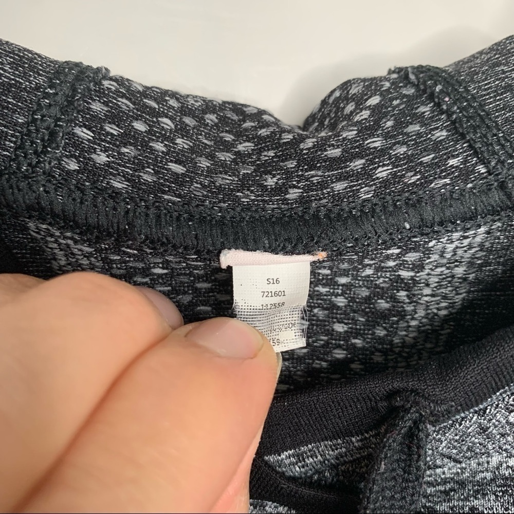 Lucy womens Pullover Athletic Hoodie size S/M? gray L/S Nylon Blend Stretchy EUC - Picture 2 of 4